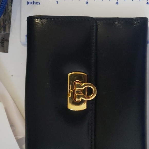 Salvatore Ferragamo Black Leather Wallet. Small continental size - Picture 9 of 9